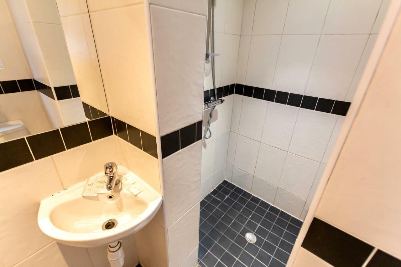 Oyo Tamtam Acton Hotel Londyn Zewnętrze zdjęcie